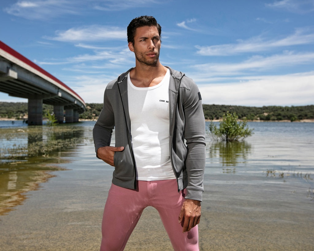 THE PERFECT PRESENT: UTILITY HOODY JACKET