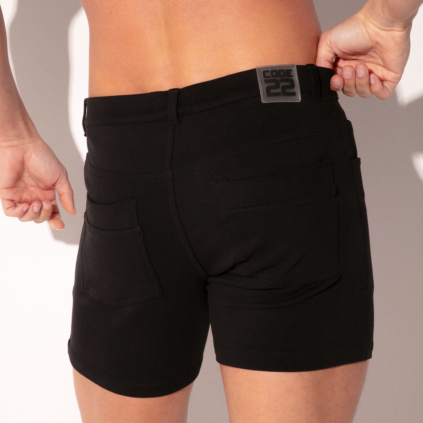 ICONIC 5 POCKER SHORT BLACK