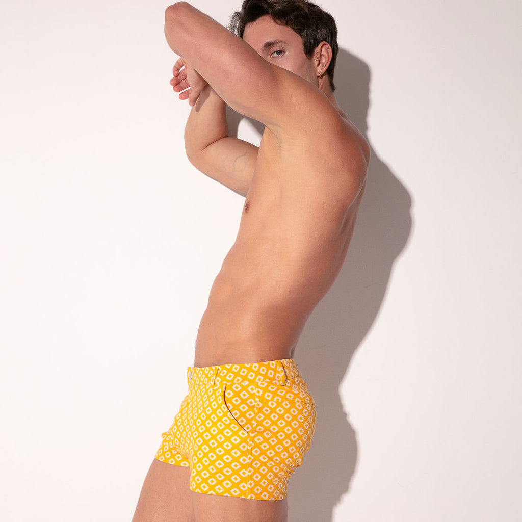 Mini short iconic ajustado élastico mostaza