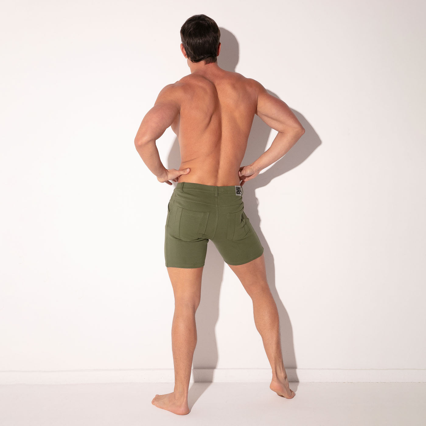 ICONIC BERMUDA SHORT KHAKI