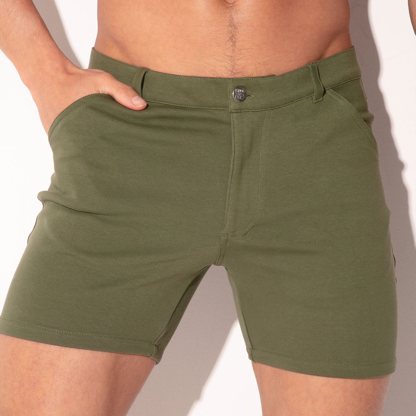 ICONIC BERMUDA SHORT KHAKI