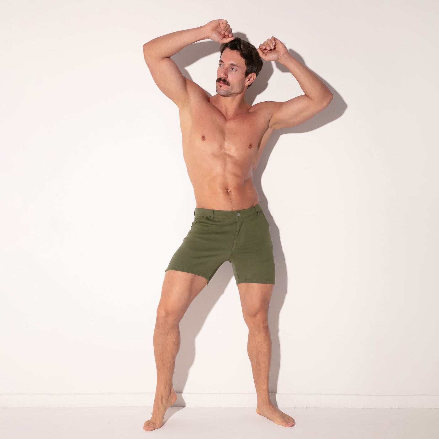 ICONIC BERMUDA SHORT KHAKI