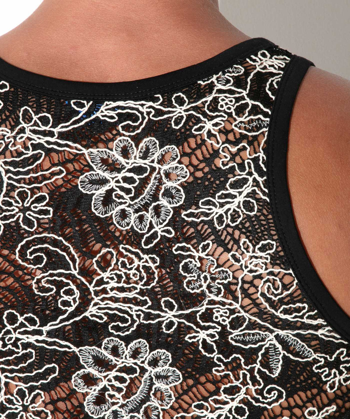 camiseta tank contrast corded lace negro